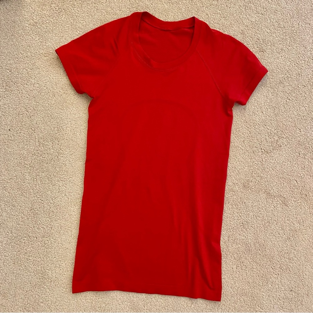 Lululemon, red swiftly tech short sleeve 2.0 size 4 dark red.